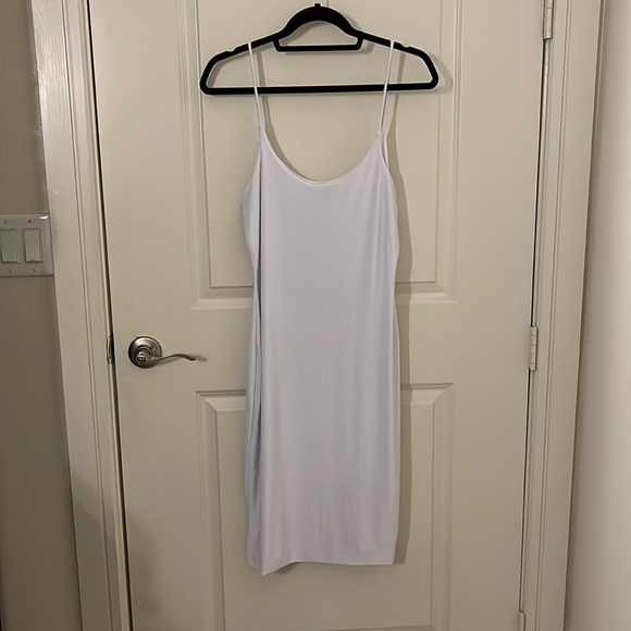 White dress - Picture 1 of 1